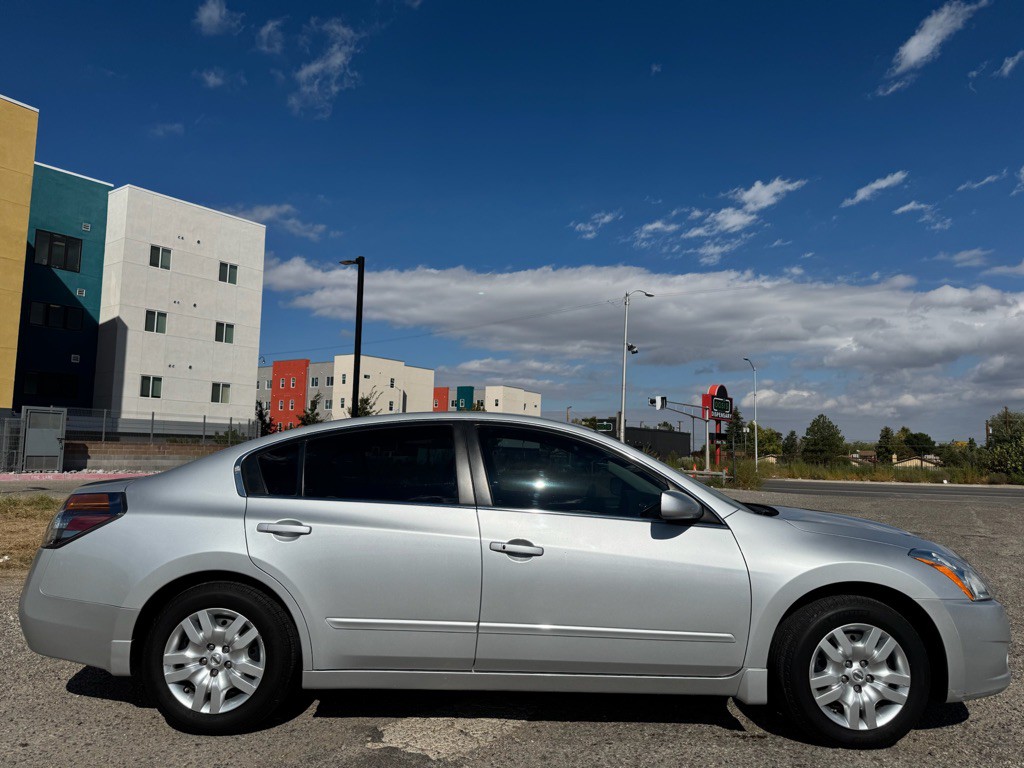 2012 Nissan Altima Image 2