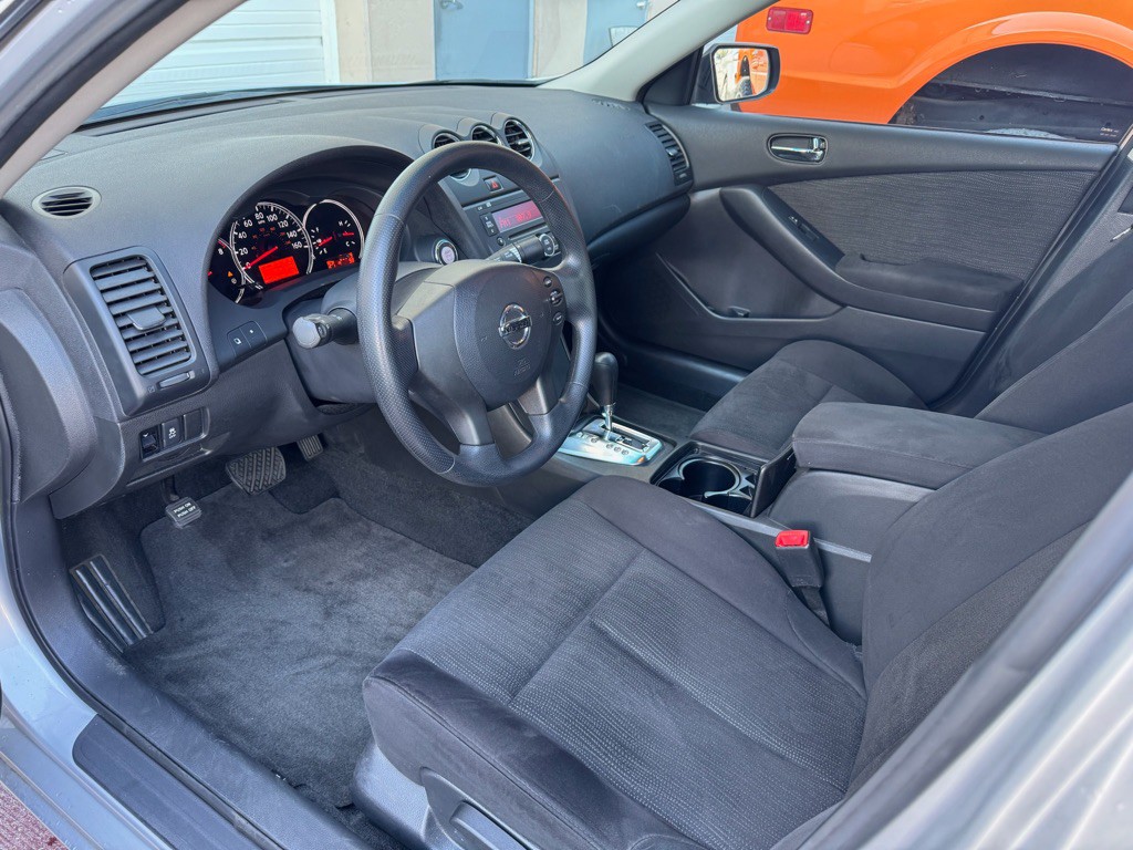2012 Nissan Altima Image 9