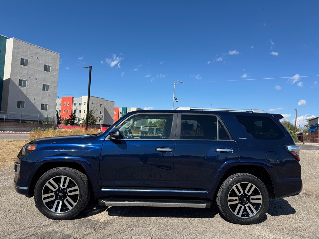 2017 Toyota 4Runner Image 3