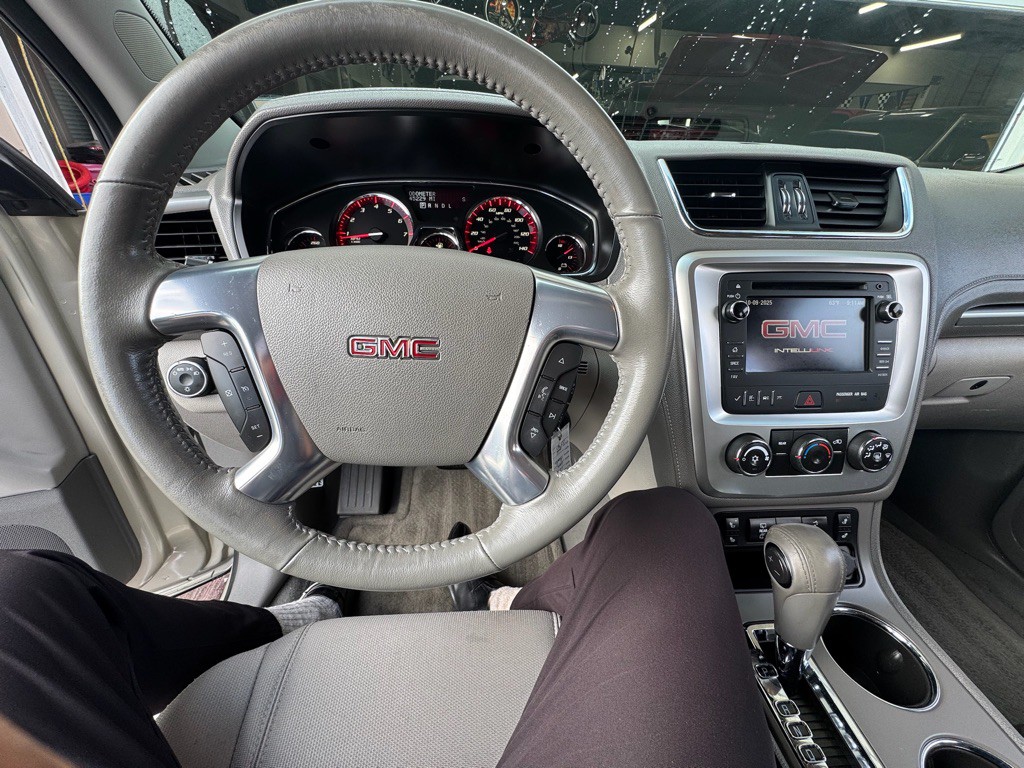 2016 GMC Acadia Image 14