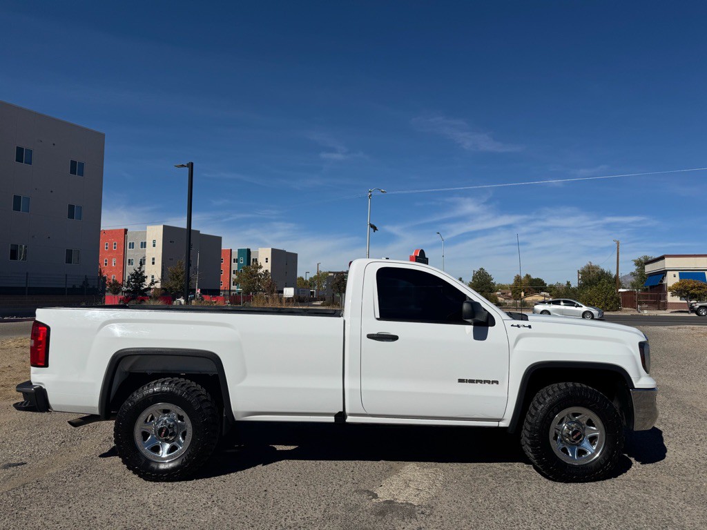 2016 GMC Sierra Image 2