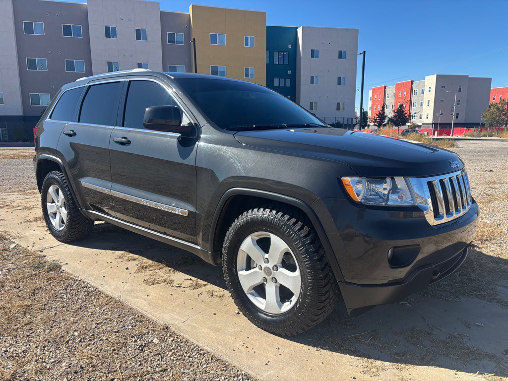 2011 Jeep Grand Cherokee Image 1