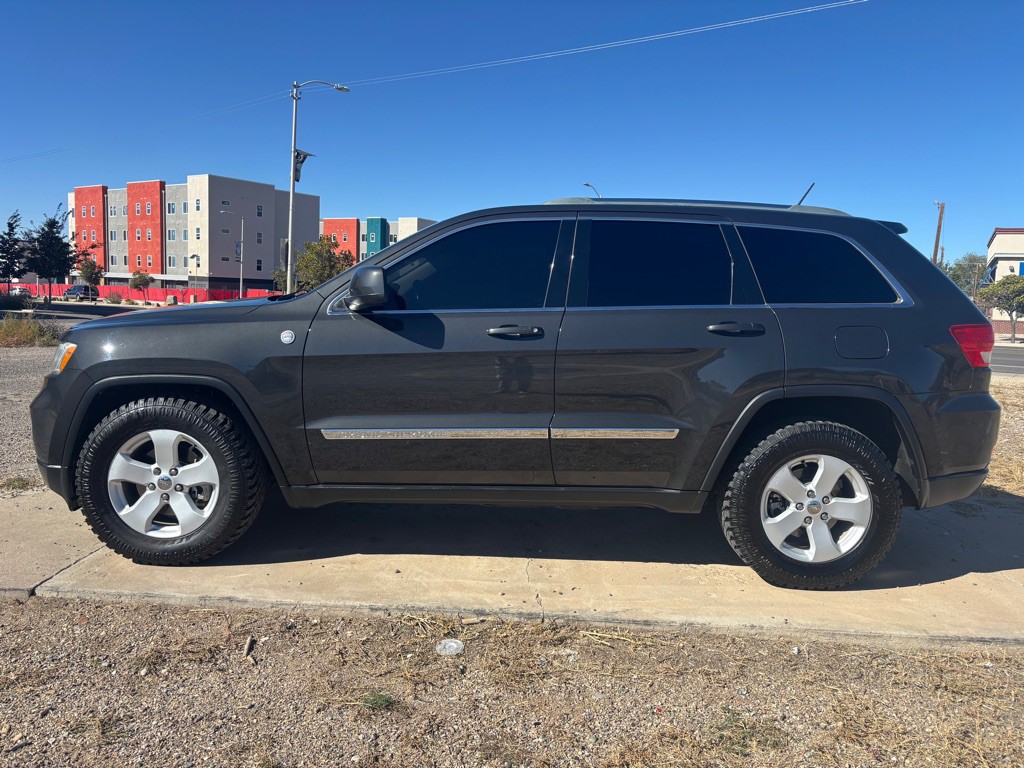 2011 Jeep Grand Cherokee Image 6