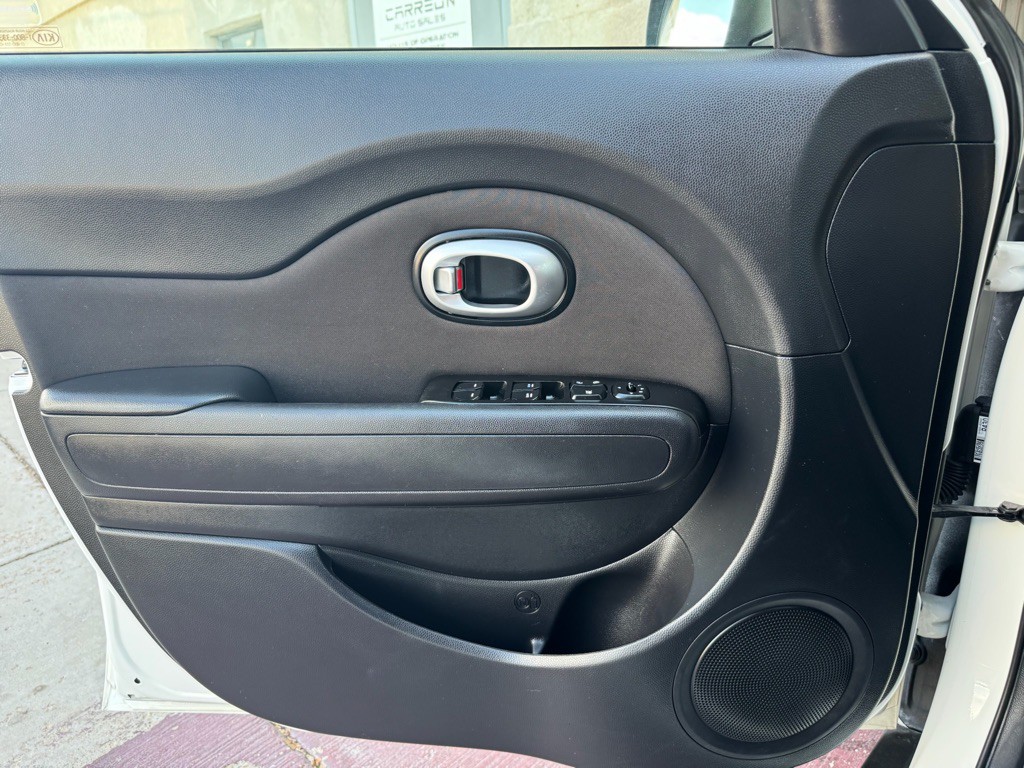 2016 Kia Soul Image 16