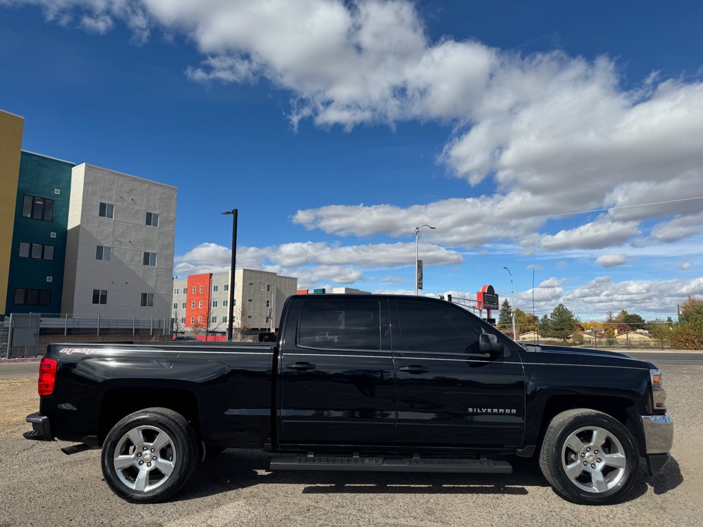 2017 Chevrolet Silverado 1500 Image 2
