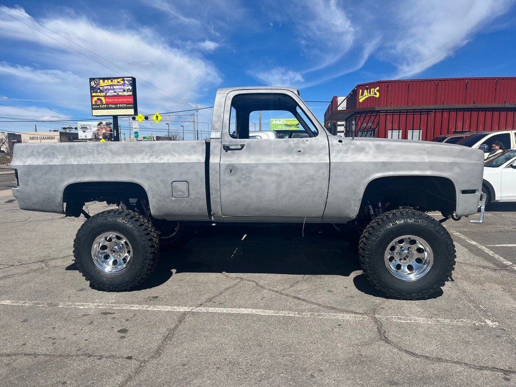 1981 GMC C/K 1500 Image 2