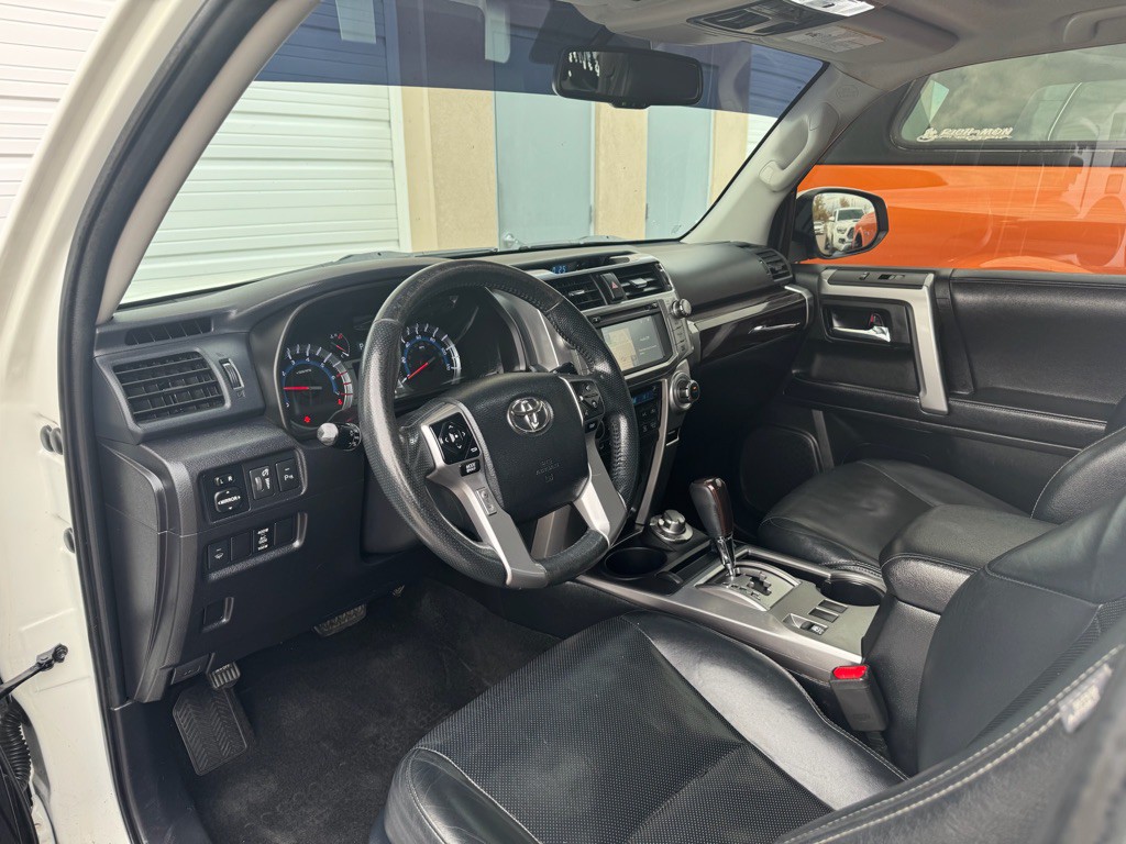 2017 Toyota 4Runner Image 9