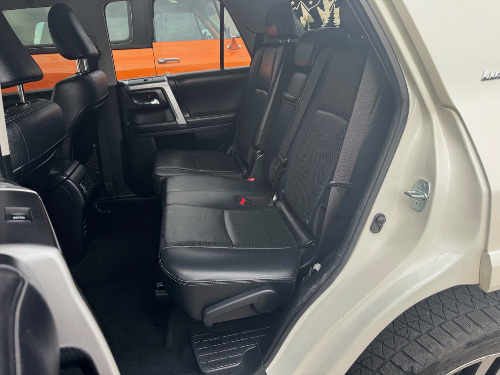 2017 Toyota 4Runner Image 11