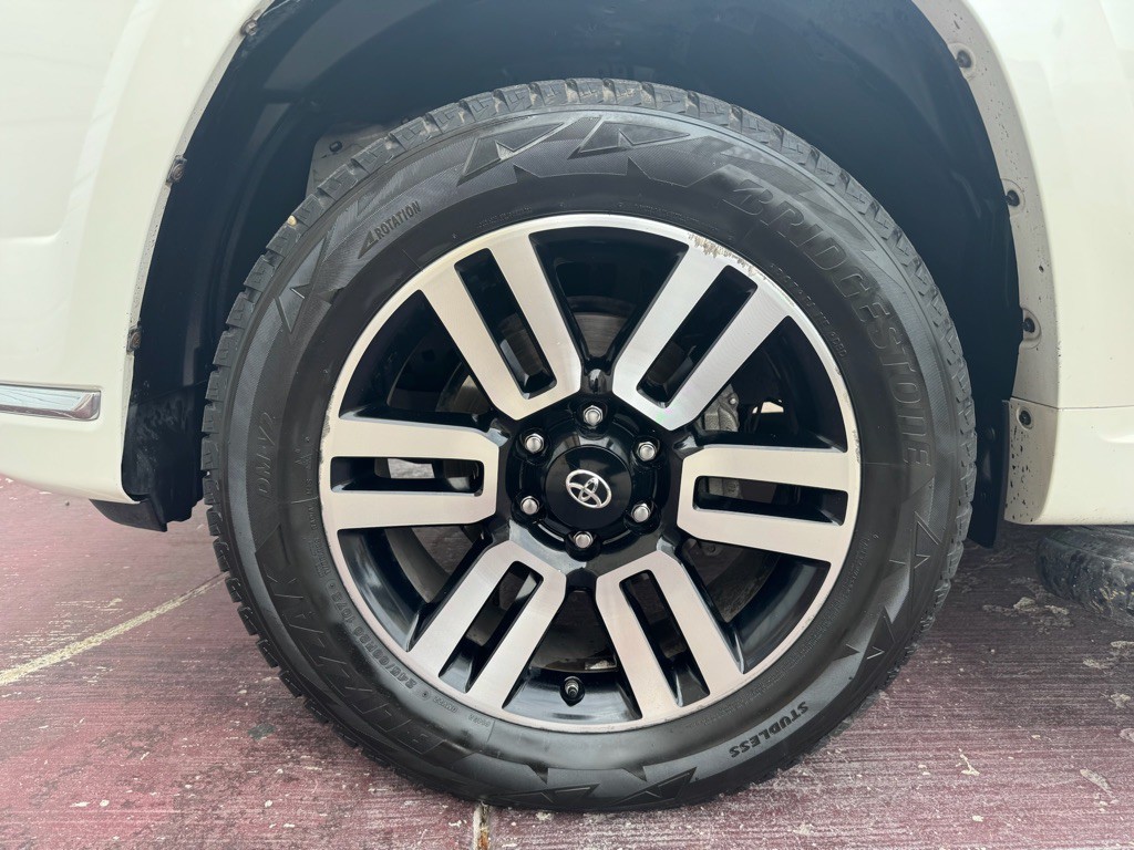 2017 Toyota 4Runner Image 21