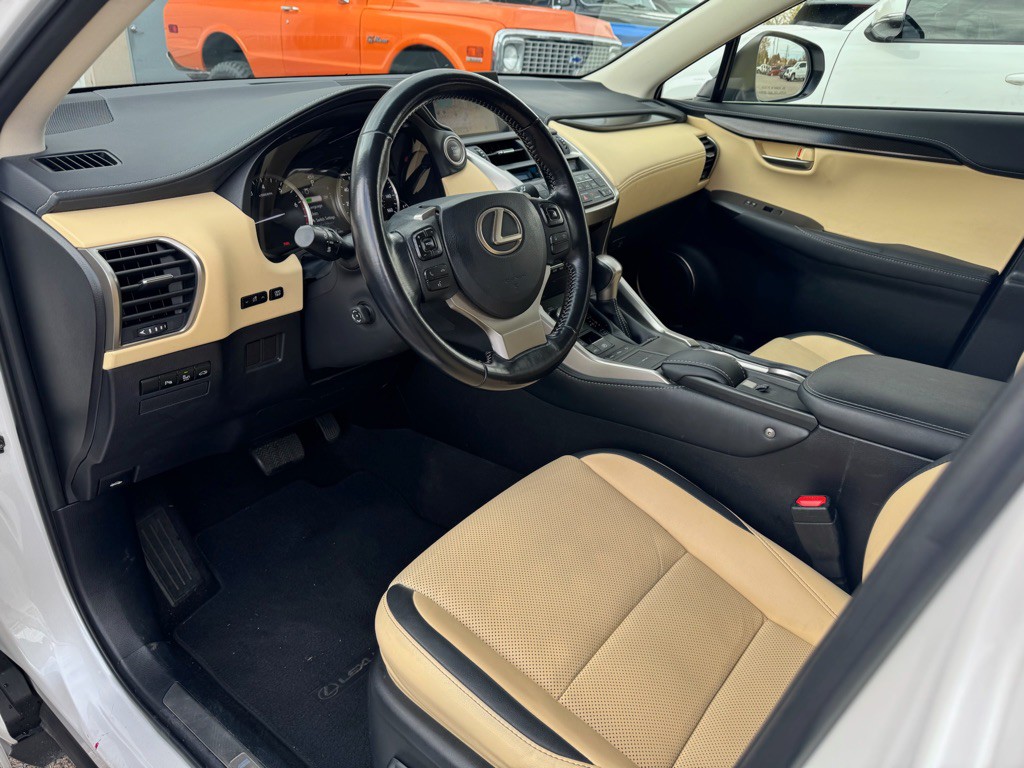 2016 Lexus NX Image 9