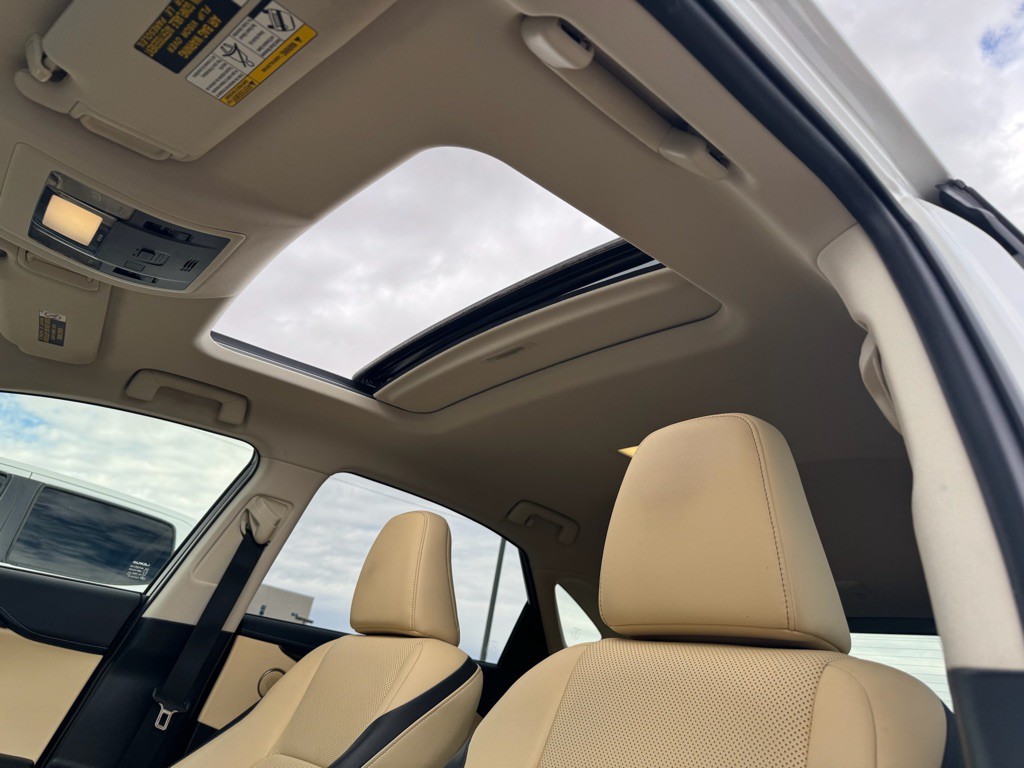 2016 Lexus NX Image 18