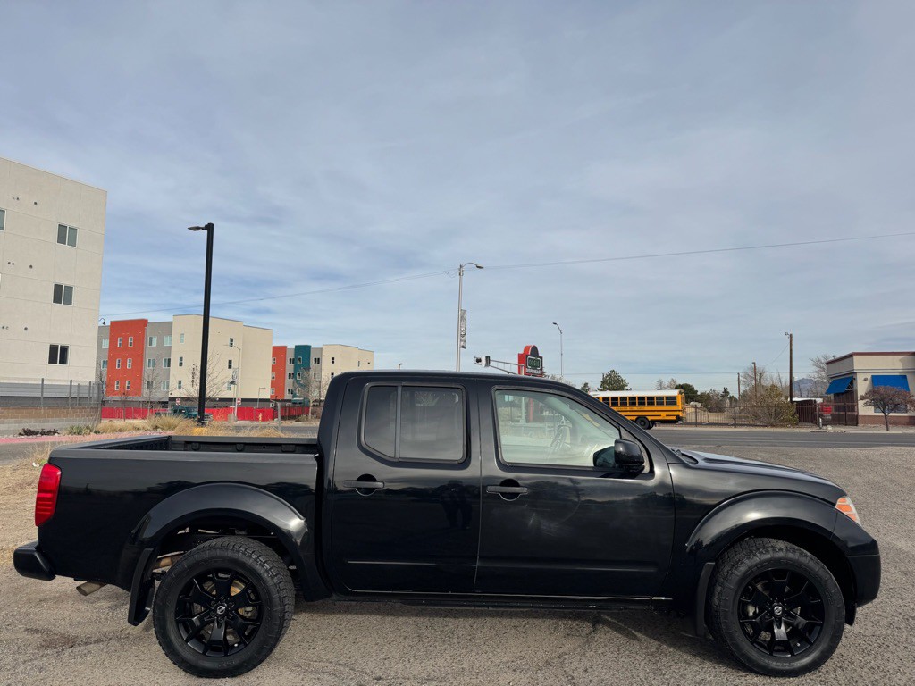 2018 Nissan Frontier Image 2