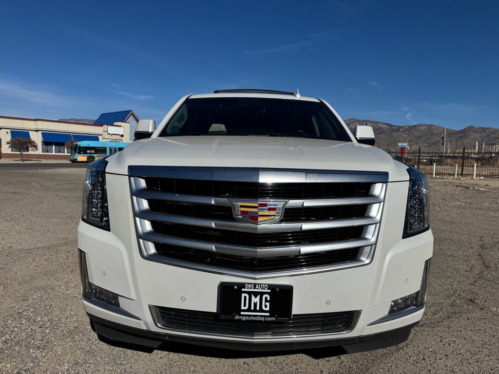 2017 Cadillac Escalade Image 4