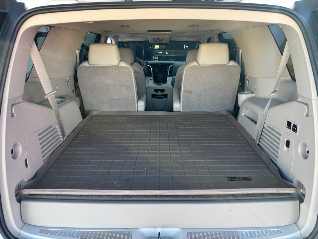 2017 Cadillac Escalade Image 13