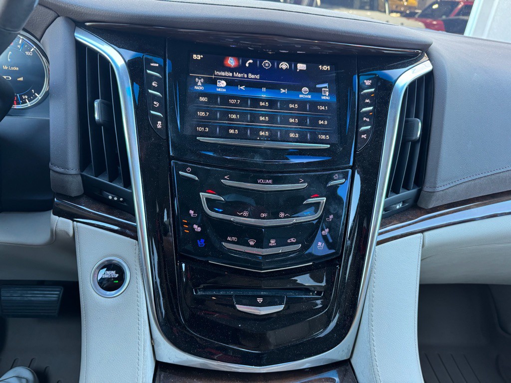2017 Cadillac Escalade Image 15