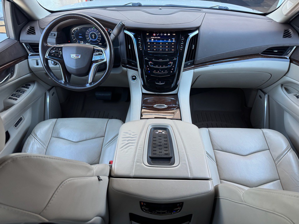 2017 Cadillac Escalade Image 16