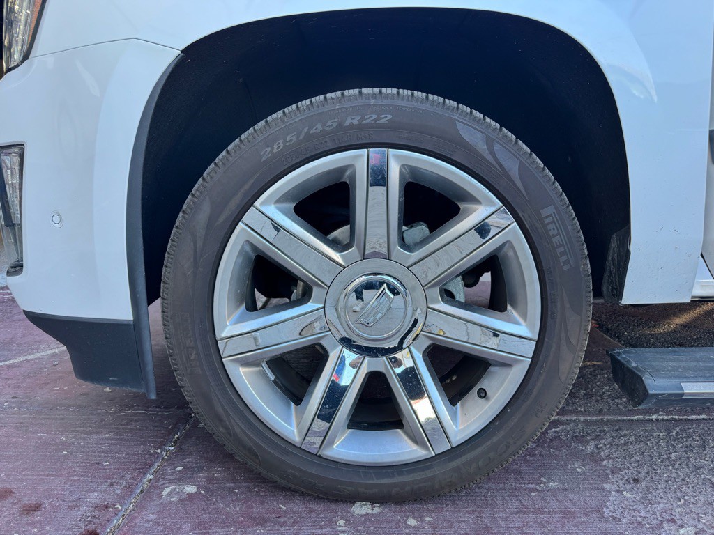 2017 Cadillac Escalade Image 20