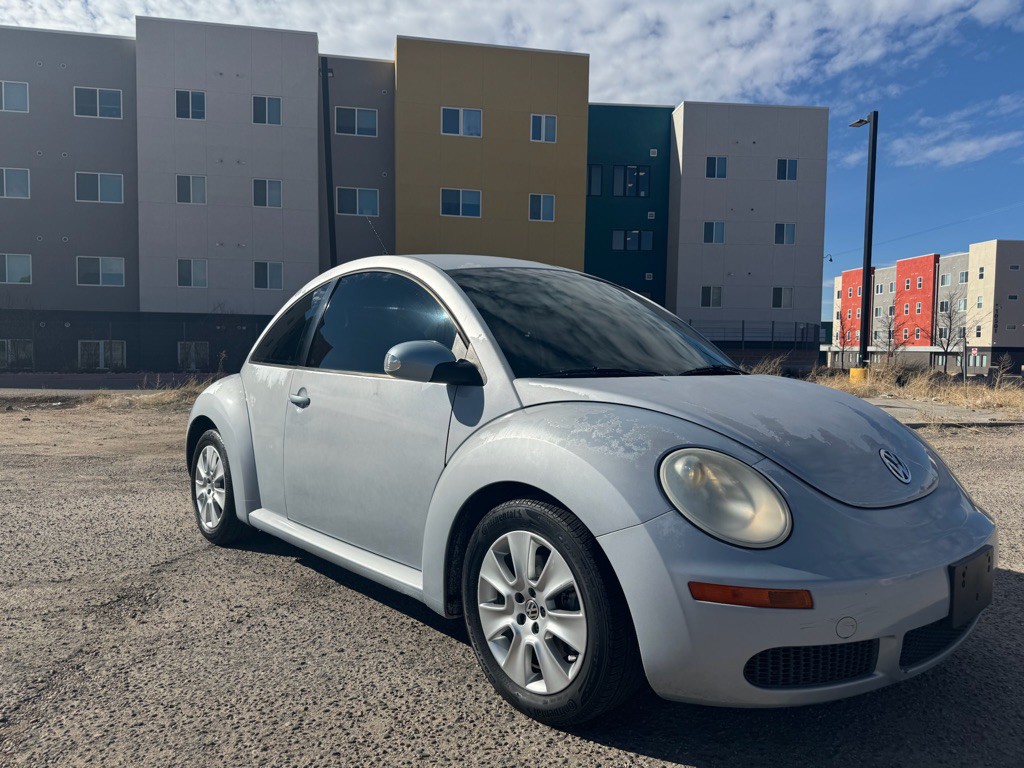 2009 Volkswagen Beetle Image 1