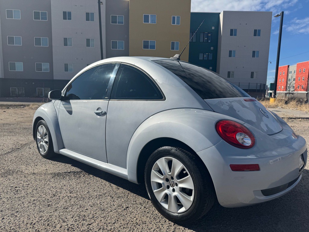 2009 Volkswagen Beetle Image 7