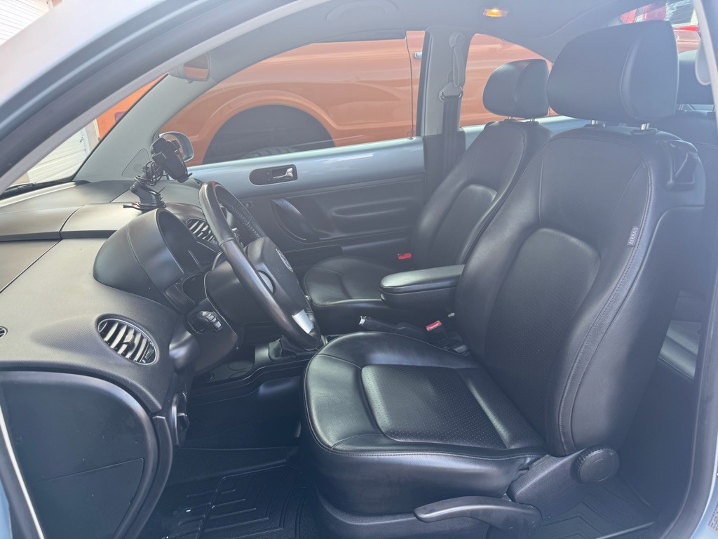 2009 Volkswagen Beetle Image 10