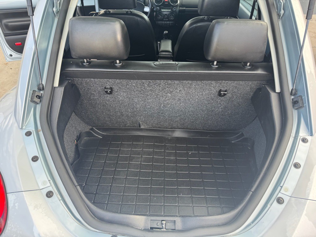 2009 Volkswagen Beetle Image 11