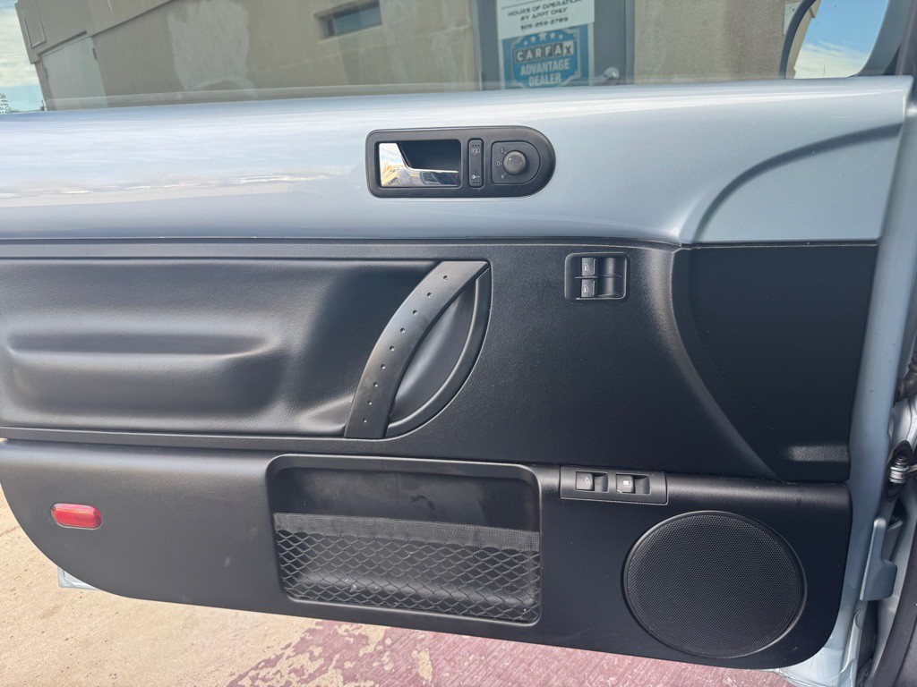 2009 Volkswagen Beetle Image 15