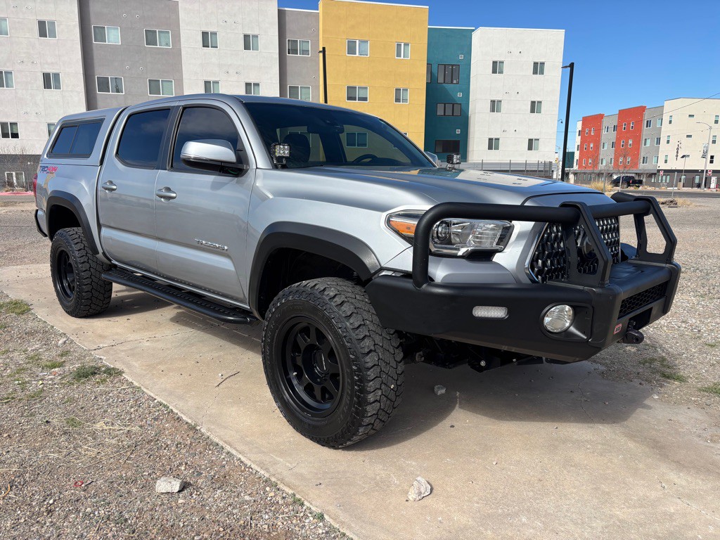 2018 Toyota Tacoma Image 1