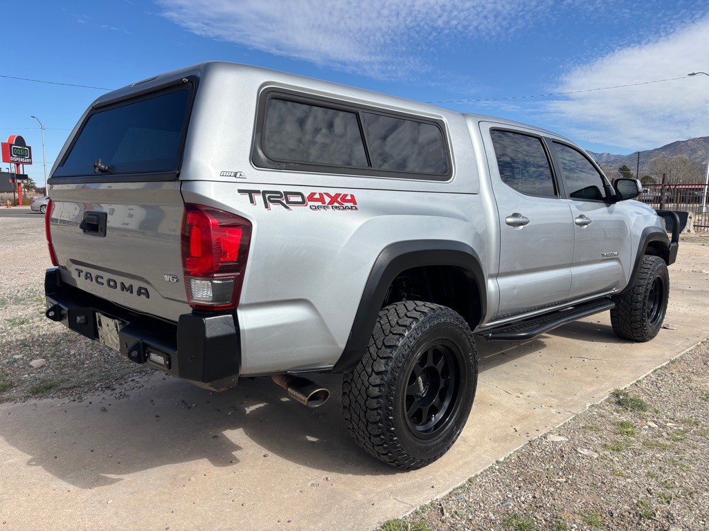 2018 Toyota Tacoma Image 3
