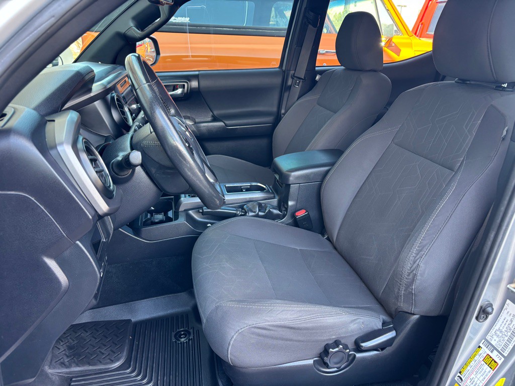 2018 Toyota Tacoma Image 10