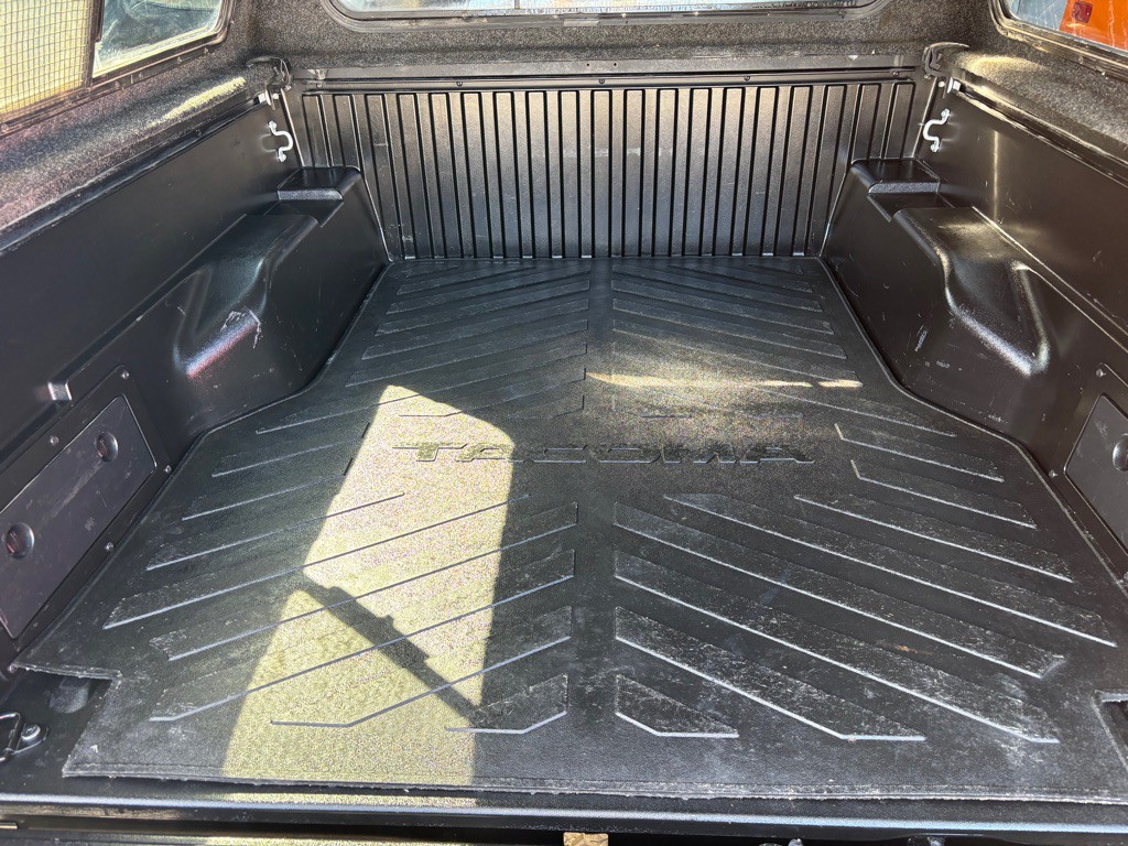 2018 Toyota Tacoma Image 12