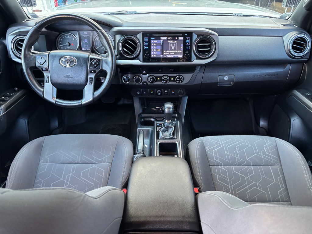 2018 Toyota Tacoma Image 16