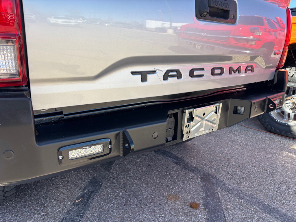 2018 Toyota Tacoma Image 21