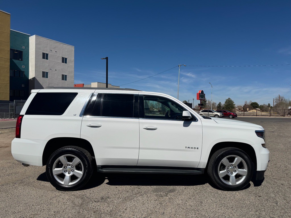 2015 Chevrolet Tahoe Image 2
