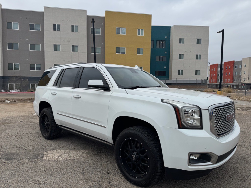 2017 GMC Yukon Image 1