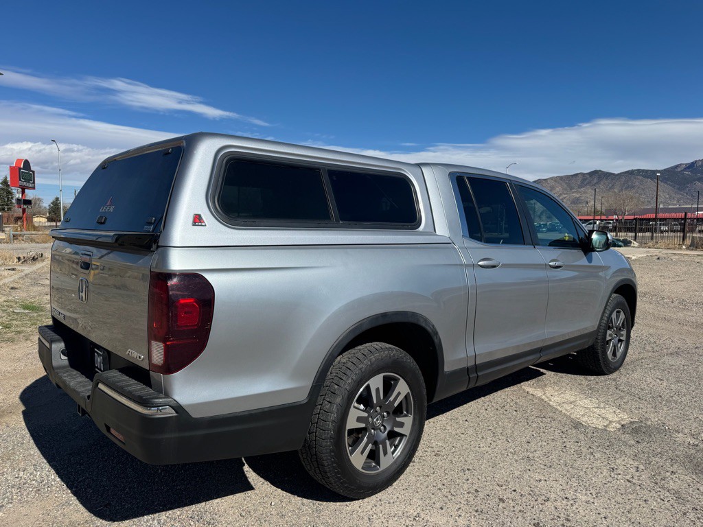 2017 Honda Ridgeline Image 3
