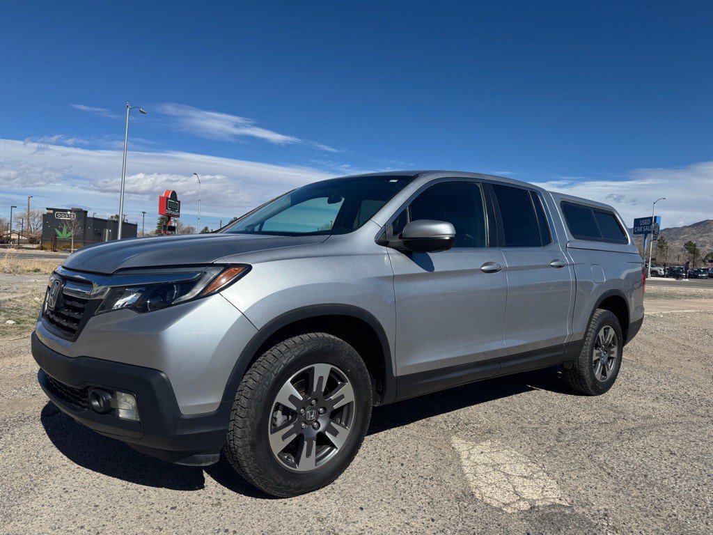 2017 Honda Ridgeline Image 5