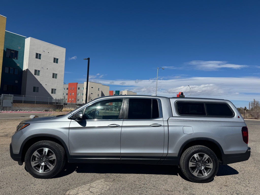 2017 Honda Ridgeline Image 6