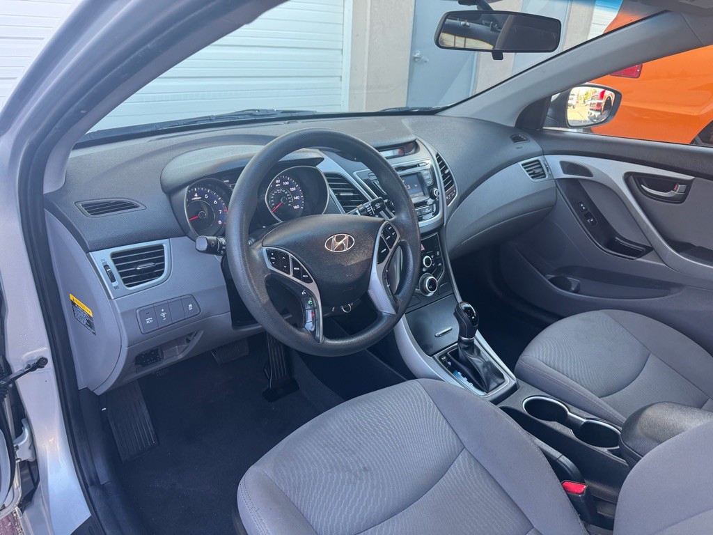 2016 Hyundai Elantra Image 9