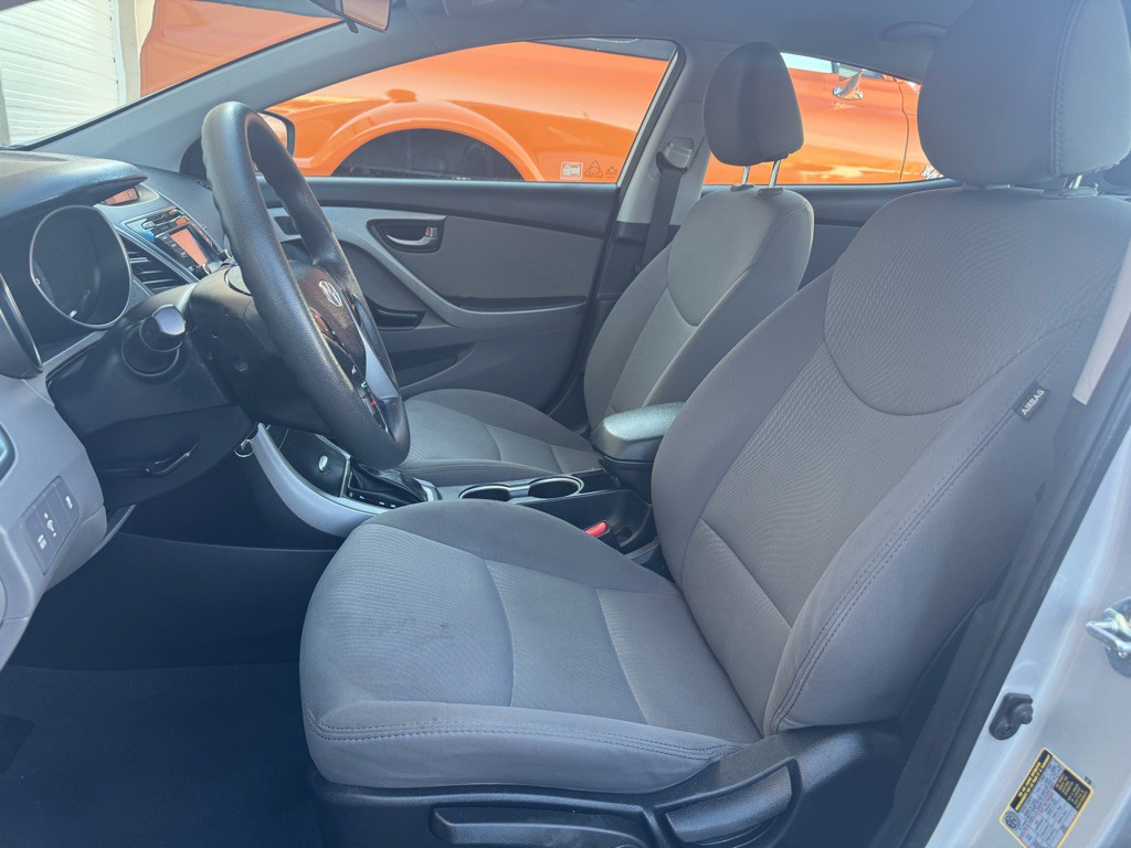 2016 Hyundai Elantra Image 10