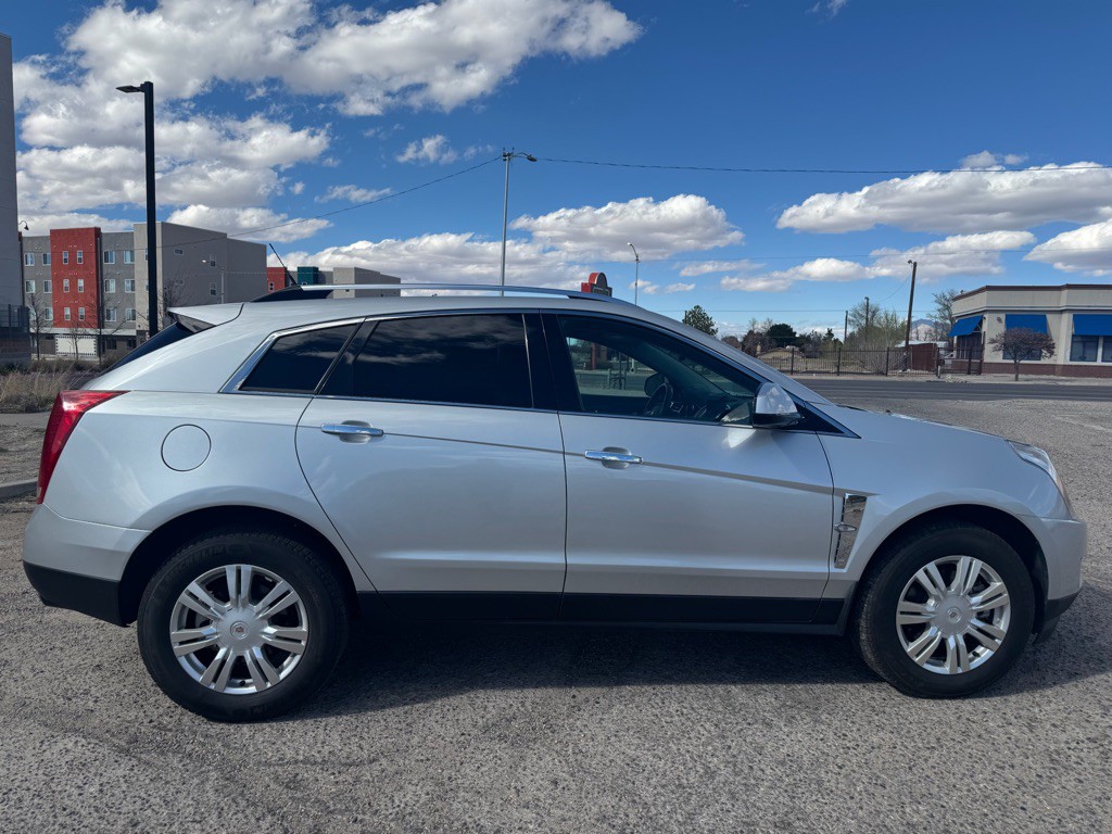 2010 Cadillac SRX Image 2