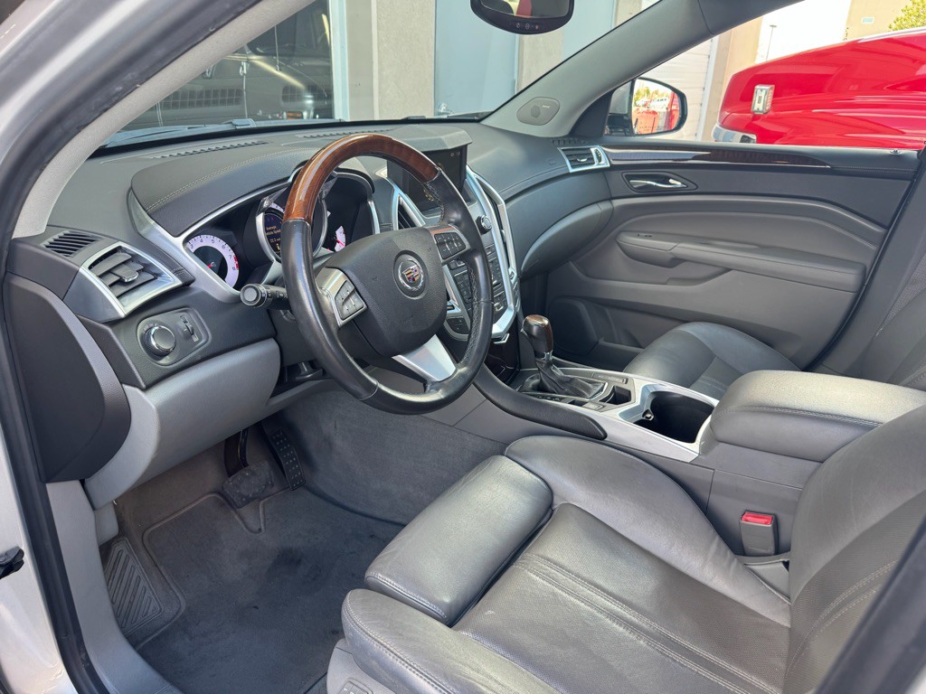 2010 Cadillac SRX Image 9