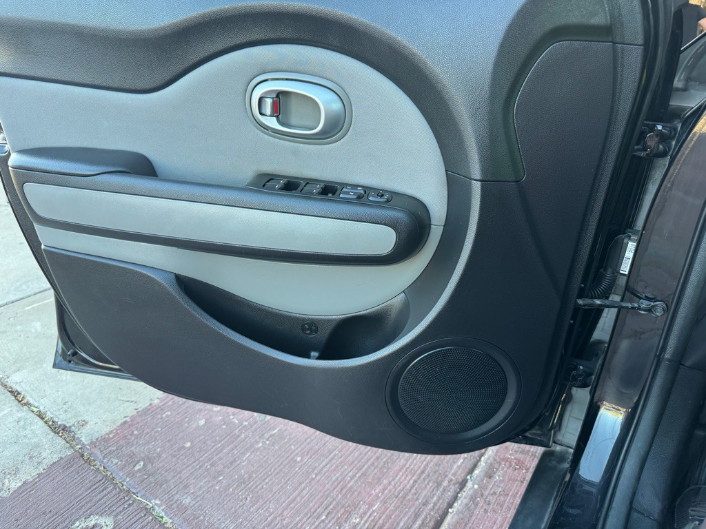 2016 Kia Soul Image 16