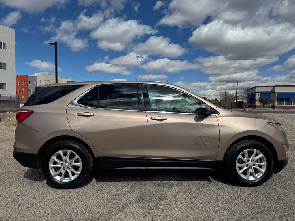 2018 Chevrolet Equinox Image 2