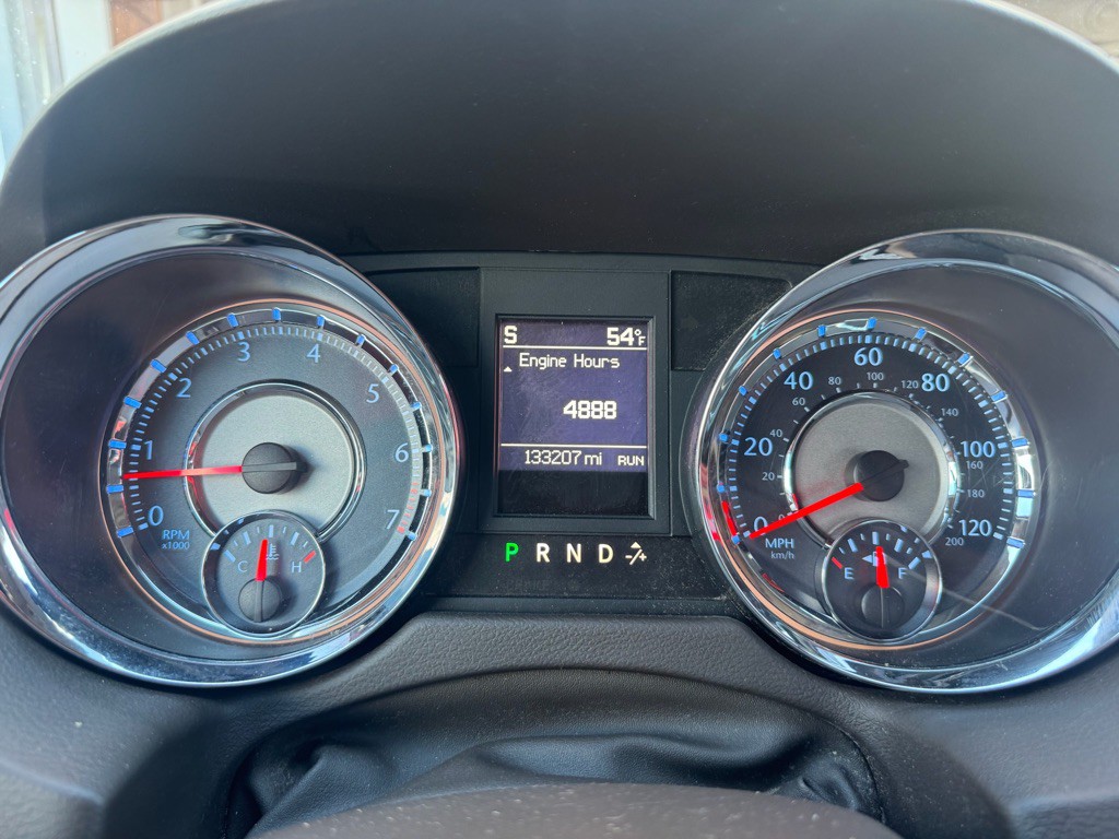 2013 Chrysler Town & Country Image 14