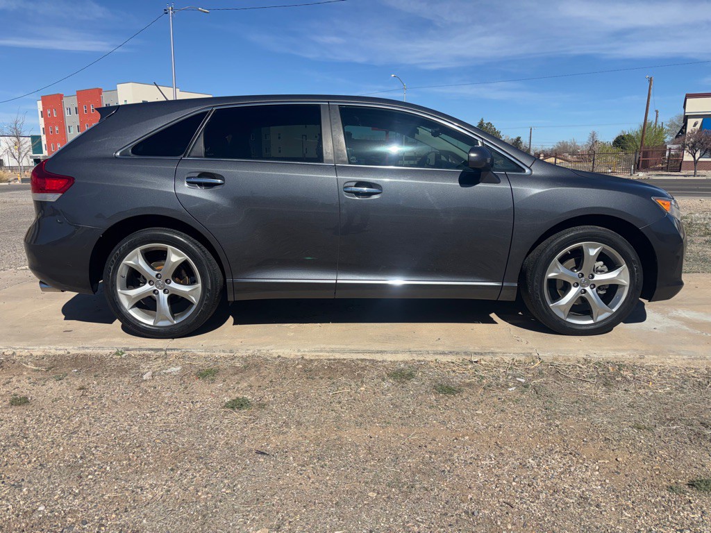 2009 Toyota Venza Image 2