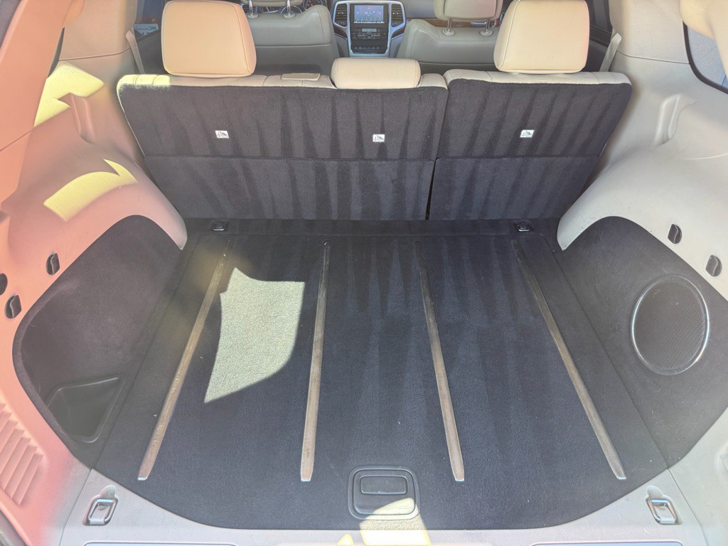 2012 Jeep Grand Cherokee Image 12