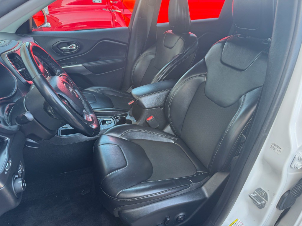2019 Jeep Cherokee Image 10