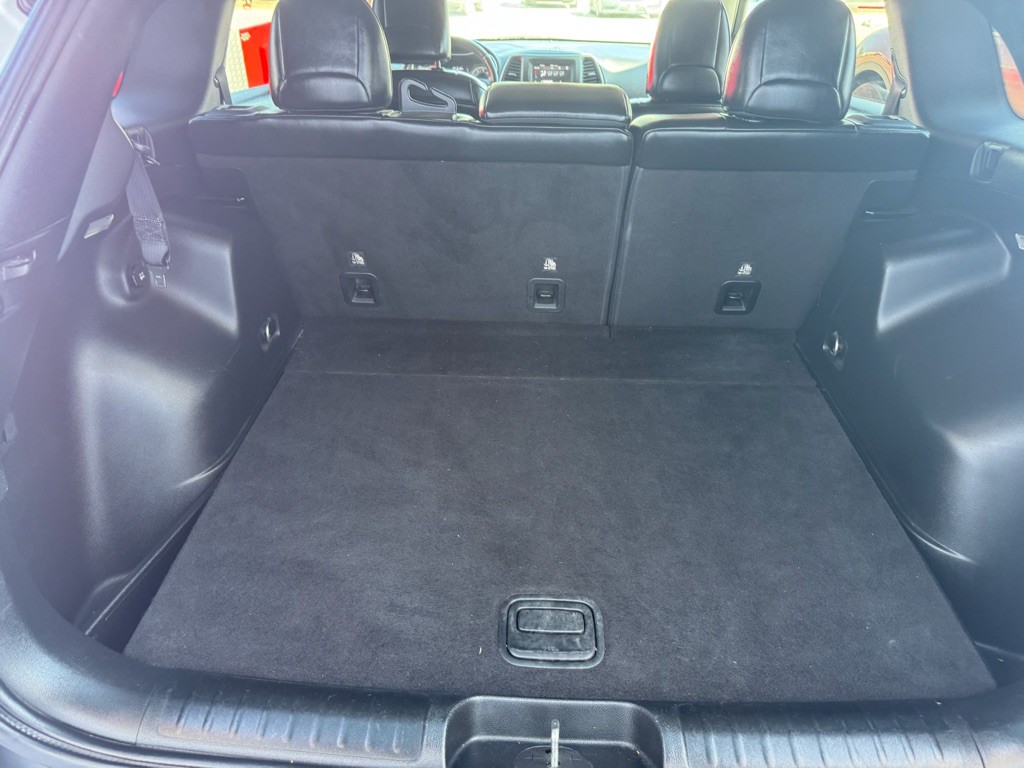 2019 Jeep Cherokee Image 12