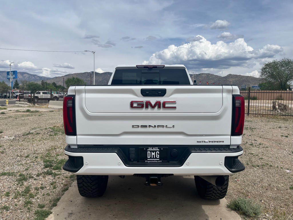 2024 GMC Sierra Image 4