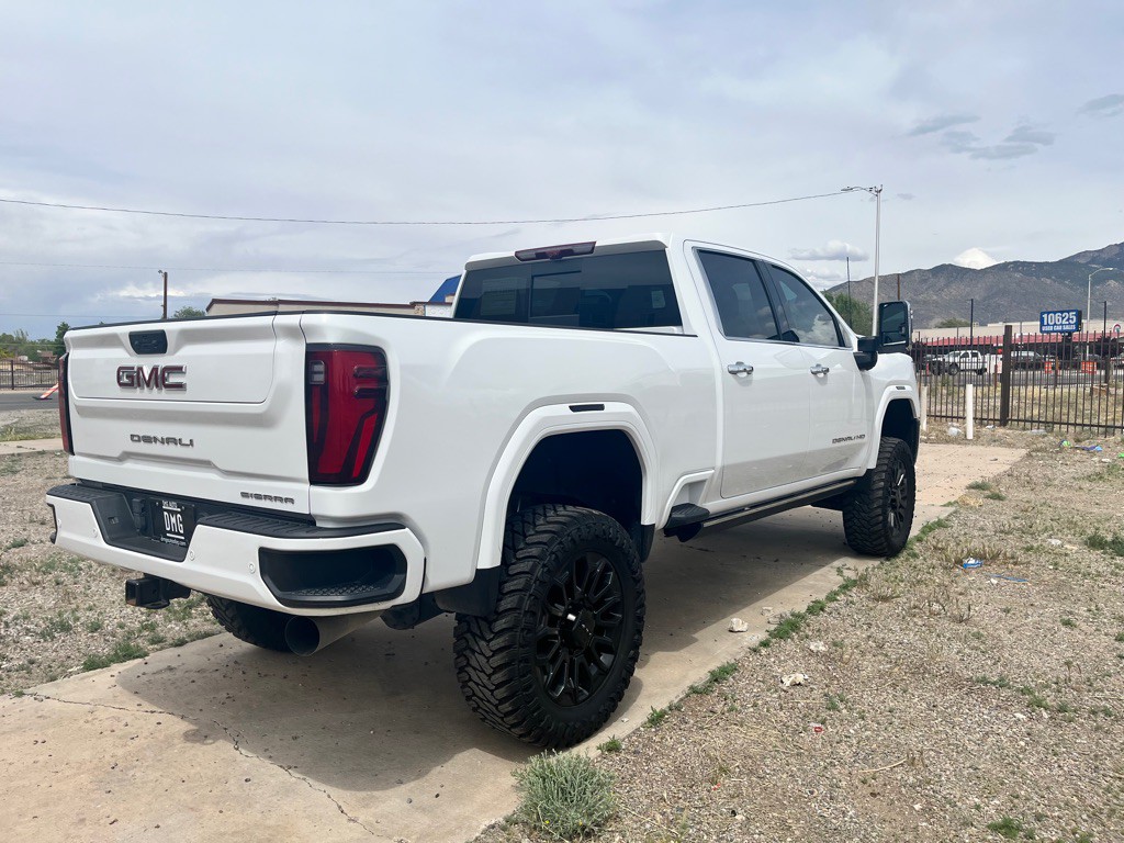 2024 GMC Sierra Image 5